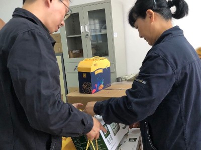 情暖中秋|華龍摩擦片公司為全體員工發放中秋節福利