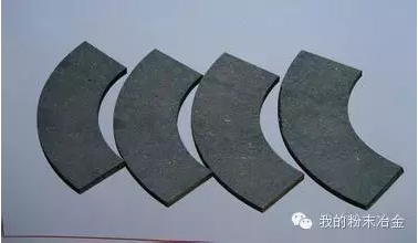 粉末冶金摩擦材料是由什么組成的？