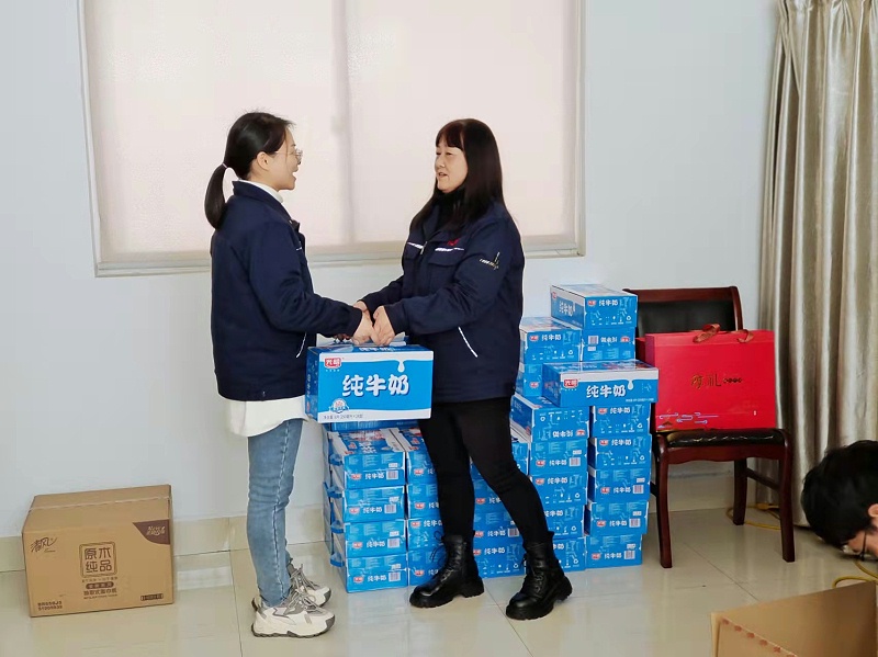 “三八”婦女節(jié)漢樂(lè)科剎車(chē)片公司為女職工發(fā)放溫馨福利